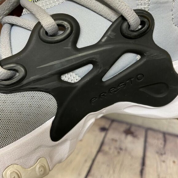 Nike Women Shoes Size 6Y (7.5) BQ4002 004 React Presto Running Grey Black White - Picture 9 of 10